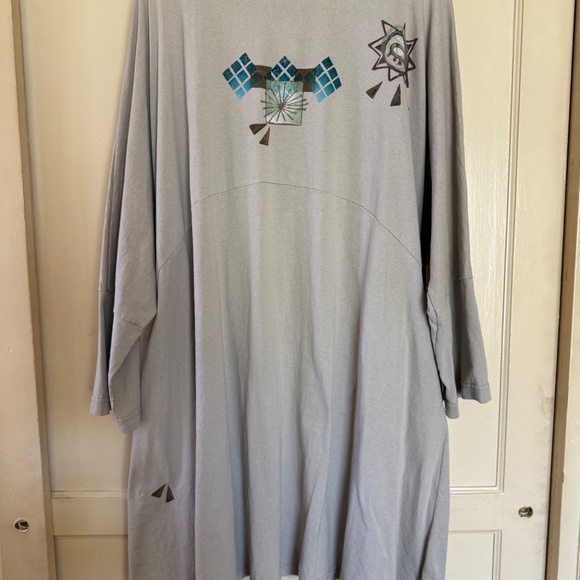 Bluefish Beige Top with original graphics - Picture 2 of 7